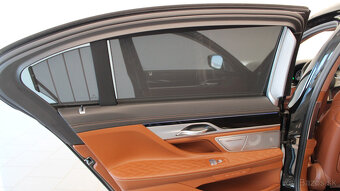 BMW M760Li xDrive Limousine, jediný "rukavičkový" majiteľ - 18
