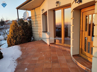 Na prenájom luxusný rodinný dom s nádherným výhľadom Nitra - - 18