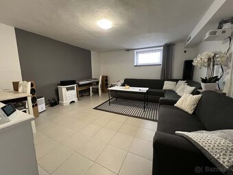 Priestranný, rekonštruovaný dom s pozemkom o rozlohe 1074m2 - 18
