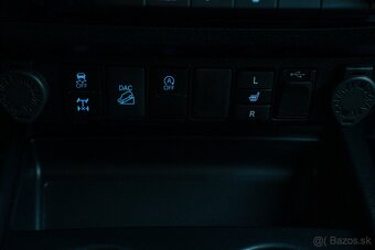 Toyota Hilux DC 2.8 I D-4D Invincible 4x4 A/T - 18