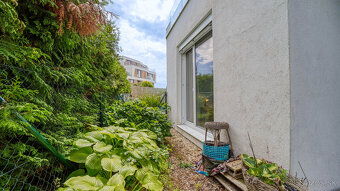 Príjemný 3-izbový byt s predzáhradkou a parkovaním TRI VODY  - 18