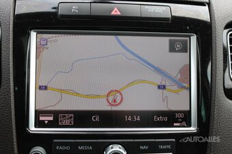 Volkswagen Touareg 3,0 TDi V6 176 kW 4 MOTION - 18
