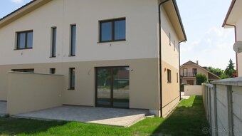 ŠAMORÍN, Nadštandardný priestranný 5-izbový rodinný dom - 18
