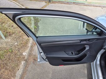 Predám  Škoda Superb Combi 2.0 TDI SCR Style 4x4 DSG - 18