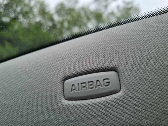 ROZPREDAM SKODA OCTAVIA 2 EU VERZIA na diely xenony - 18