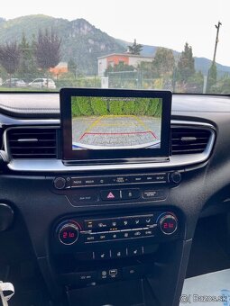 KIA Cee’d Sporty Wagon 1.6 CRDi 136k First Edition - 18