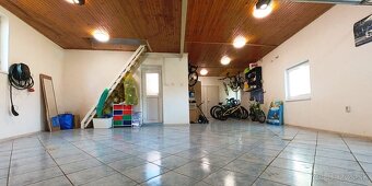 Na predaj: Rodinný dom vo vyhľadávanej lokalite Malá Ves, Lu - 18