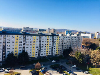 PREDAJ ATRAKTÍVNEHO 3-IZB. BYTU S LOGGIOU V PROSTREDÍ PLNOM  - 18
