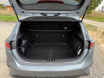 Kia Ceed 1.5 T-GDi 2750km Stav Nového auta rv5/2025 - 18