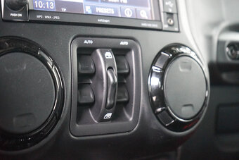 27- JEEP Wrangler, 2016,nafta, 2.8 CRDi Sahara 4x4, 147kW - 18