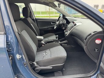 Kia Ceed 1.4 16V Exclusive Nová STK - 18