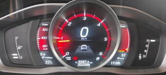 Volvo V60 D4 2.0L Drive-E Base Geartronic 133kW181HP A8 - 18