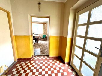 ROHOV - ROD. DOM s HOSP. BUDOVOU,POZEMOK 1.100m2, okr.SENICA - 18