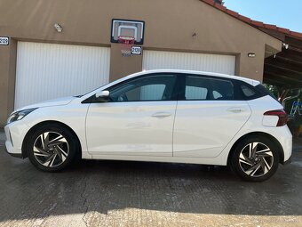 Hyundai i20 1.2i Family v Zaruke, Apple carplay - 18