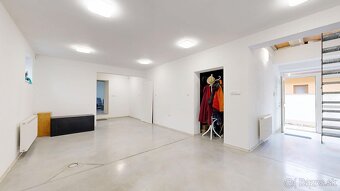 PREDAJ – VEĽKÝ 7-IZBOVÝ RODINNÝ DOM V TRNAVE, VHODNÝ NA BÝVA - 18