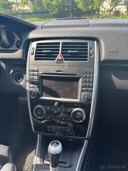 Mercedes B200 - 18