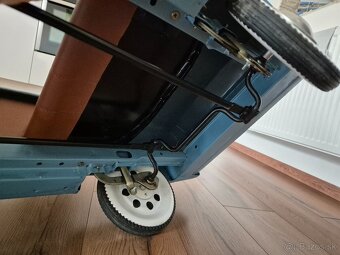 Šlapacie autíčko moskvič - 18