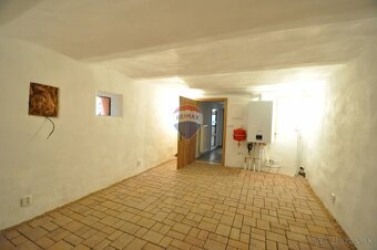 PREDAJ, Rodinný dom, Štrba, pozemok 184 m2 + spoločný dvor p - 18