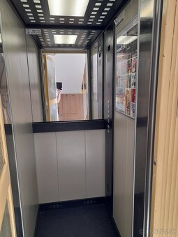 Rezervovaný kompletne zrekonštruovaný 4-izbový byt - 18