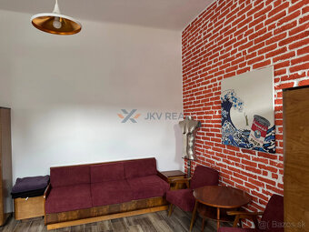 Na prenájom exkluzívny 2-izbový byt v historickom centre Nit - 18