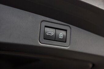 Toyota Corolla Combi 2.0Hybrid 112kW e-CVT GR Sport 10/2020 - 18