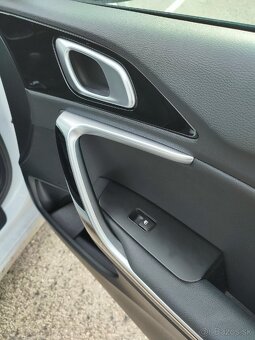 Predám Kia ceed SW 1.5tgdi - 18