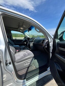 Toyota Land Cruiser 4.5 D4-D 210 kW, LUX 7-miestne SUV - 18