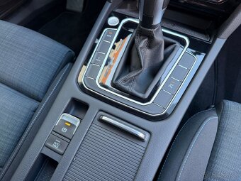 VW Passat GTE Variant 1.4 TSI 160kW DSG - záruka Autodraft - 18