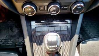 Škoda Octavia Combi 2.0 TDI DPF RS DSG - 18