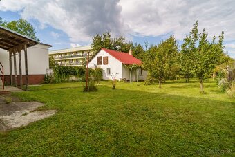 NA PREDAJ rodinný dom s letnou kuchyňou v pokojnej a tichej - 18