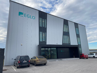 Predajňa, showroom, administrativa a sklad - 18