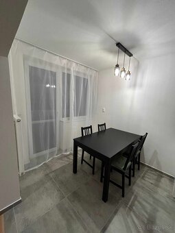 Od augusta: 3i byt so zariadením na Ružovom háji - 18