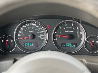 Jeep Commander Jeep Commander 3.0 CRD V6 Limited A/T - 18