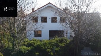 Veľký moderný 7 izbový rodinný dom s dvojgarážou, krytou ter - 18