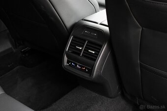 Volkswagen Passat Variant 1.5 TSI eHybrid ELEGANCE - 18