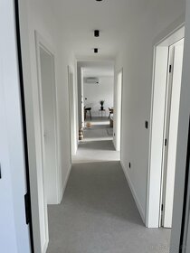 4 izbový byt komplet zariadený penthouse(132m2) - 18