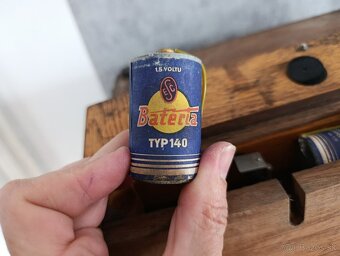 Starý vzhledově velice zachovalý německý přístroj - 18