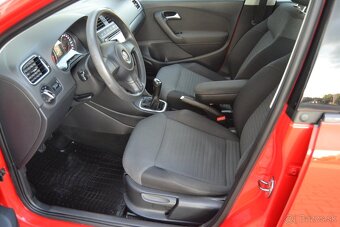 VW POLO 1.4 benzín, r. 2010, NAVI, CÚVACÍ SENZOR, TEMPOMAT - 18