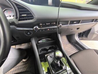 Mazda 3 SKYACTIV G - 18