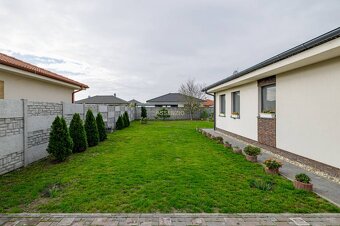 ASSENZIO - EXKLUZÍVNE - PREDAJ - 4 IZBOVÝ RODINNÝ DOM - HORN - 18