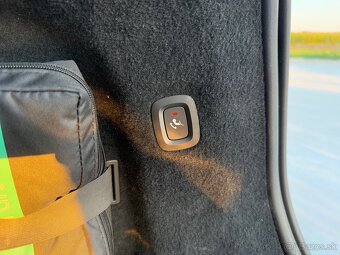 Volvo V90 R-Design D4 2.0L A/T8 - 18