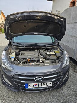 Predam Hyundai i30 CW 1.6i CRDi Style  99275 km  2016 - 18