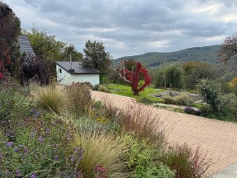 Rodinný dom s jazierkom pod lesom - 18