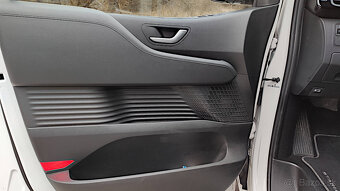 Hyundai Staria 2.2 CRDi Premium Automat - 18