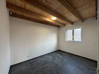 Exkluzívna murovaná hala na predaj / prenájom v KN 850m², v - 18
