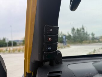 JEEP WRANGLER 3.8l - 2 DOOR YELLOW - Možná výmena - 18