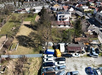 Priestranný pozemok vhodný pre Váš Nový dom alebo podnikanie - 18