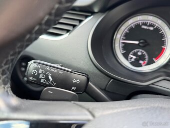 Škoda Octavia Combi 2.0 TDi 110 kW DSG SOLEIL FullLedOdpočet - 18