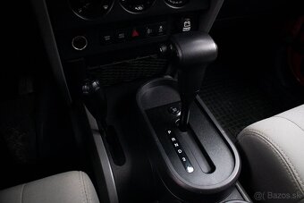 Jeep Wrangler 2.8 CRD Unlimited, 1.majiteľ, SK-auto, nelak - 18