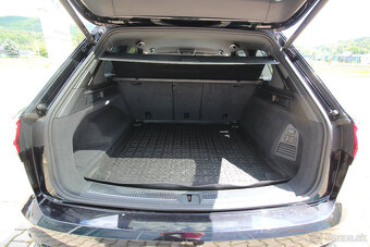 Predám VW TOUAREG 3.0 TDI R-Line, 4x4 - 18